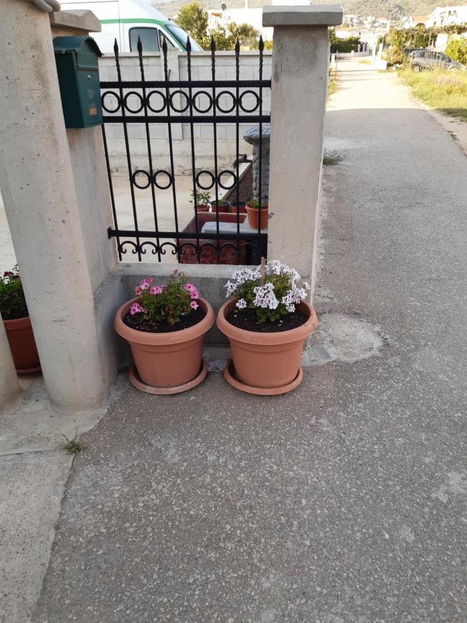 Ferienwohnung Zecirovic Mnebar Exterior foto