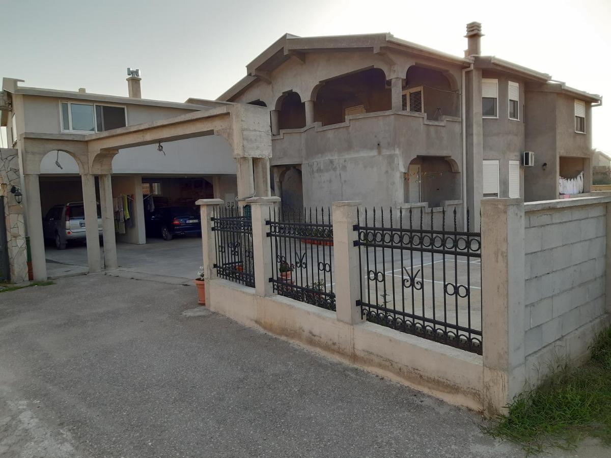 Ferienwohnung Zecirovic Mnebar Exterior foto