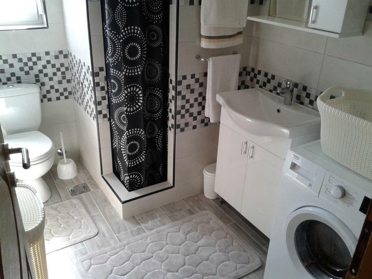 Ferienwohnung Zecirovic Mnebar Exterior foto